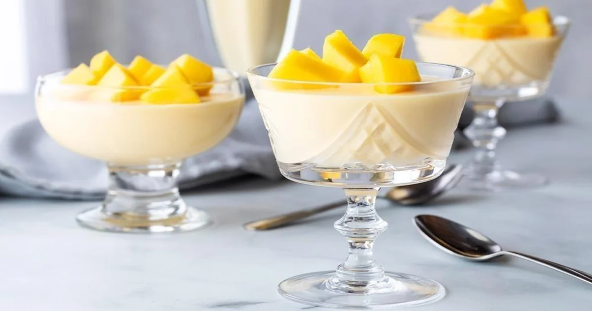 Mousse de mango + sabores que puedes servir como postre