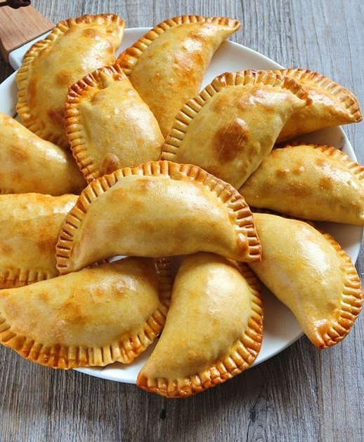 Empanadillas al Horno con Masa Casera: Un Delicioso Placer