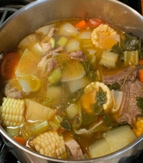 Caldo de Res Casero