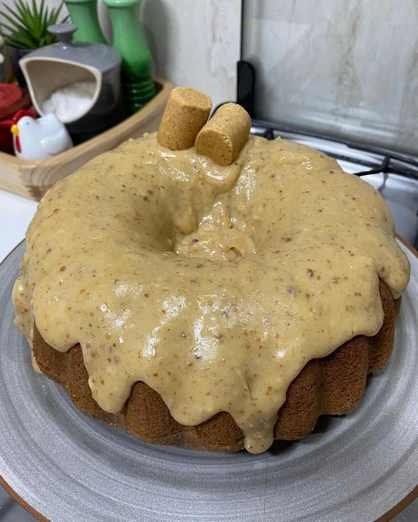 Pastel de Cacahuate con Crema