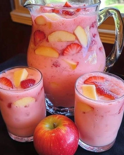 Agua Fresca de Fresa con Manzana