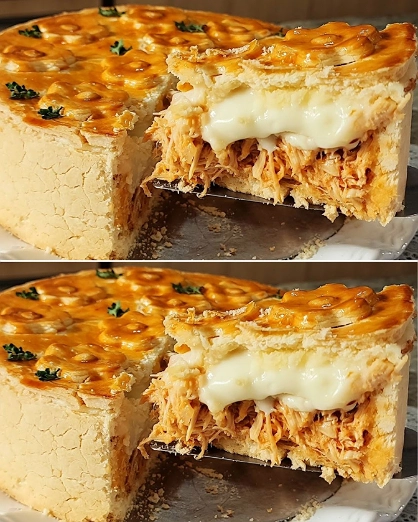 Pay Salado de Pollo Deshebrado con Queso Cremoso